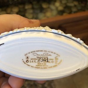 Oscar de la Renta Other - Authentic Oscar de la rents Bella blanc 🌸🌸 Oscar de la Renta Other - Authentic Oscar de la rents Bella blanc 🌸🌸
